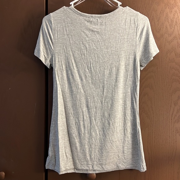 Gray tee - Picture 4 of 5